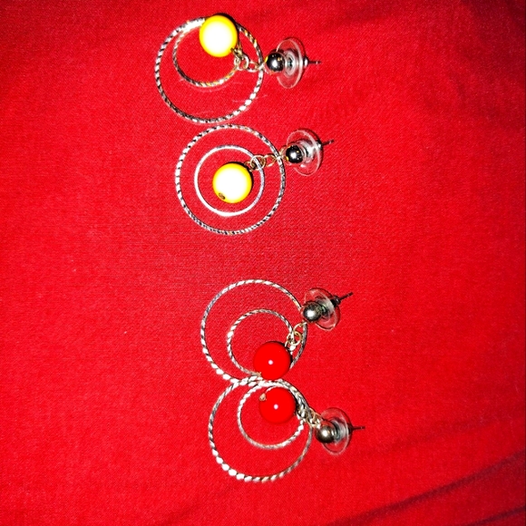 2 pairs earrings - Picture 1 of 6